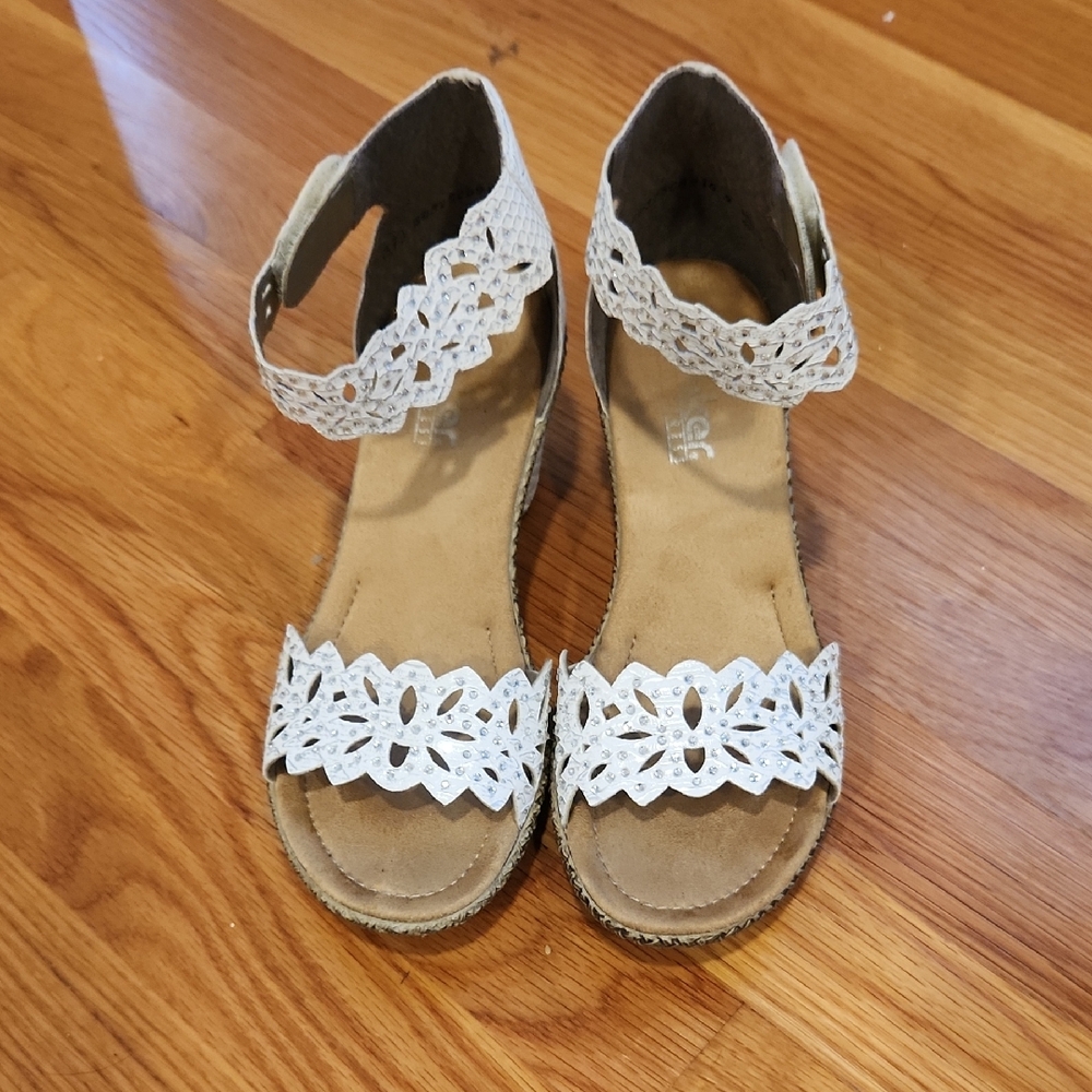 Women's White Lace Sandals